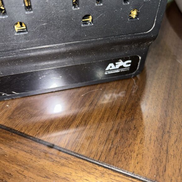 APC BE600M1 600VA 120V Backup Battery Power Supply with 1 USB Charging Port - Picture 4 of 5